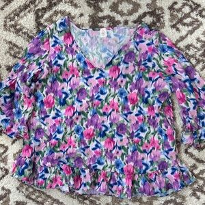 Floral V-Neck Blouse with Ruffle Hem